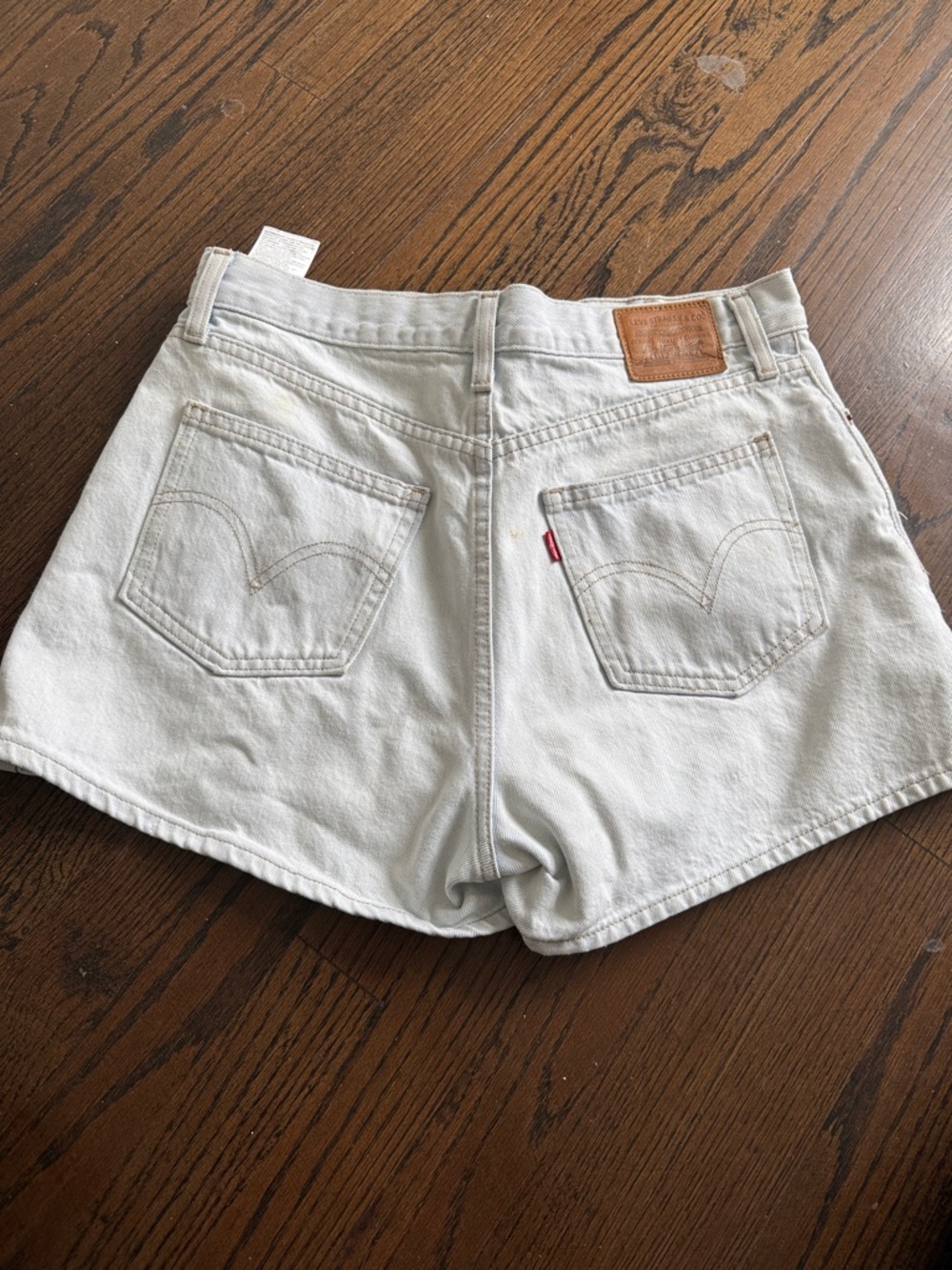 LEVIS Light Wash Denim Women’s Shorts